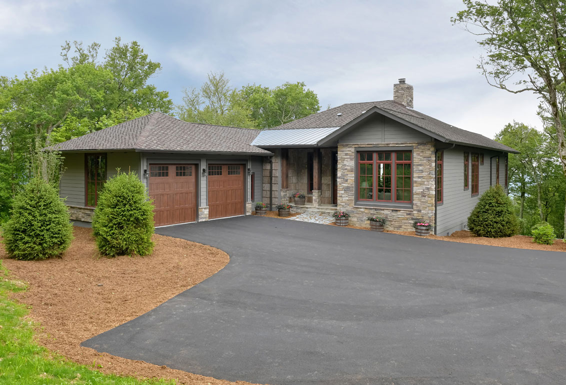 The Oaks at Linville Ridge exterior