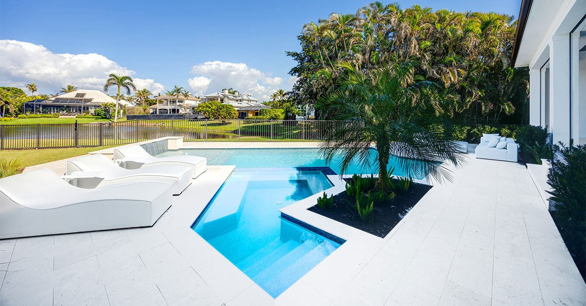 Outdoor Pool – Willowhead Way