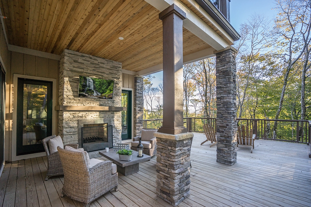The Brooks at Linville Ridge deck overlooking trees